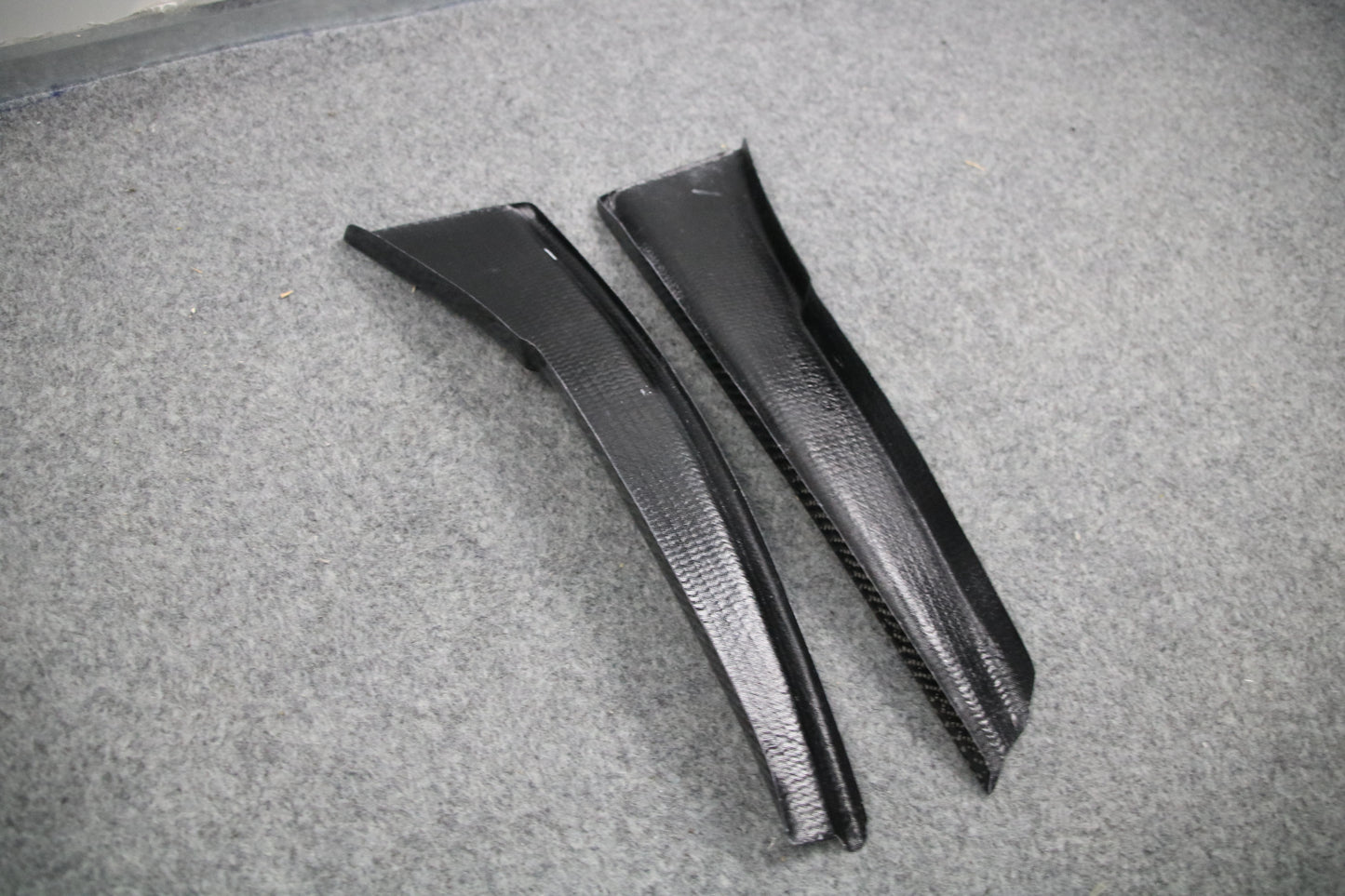 V STYLE CARBON FIBER FRONT CANARDS - BMW E90/E92/E93 M3