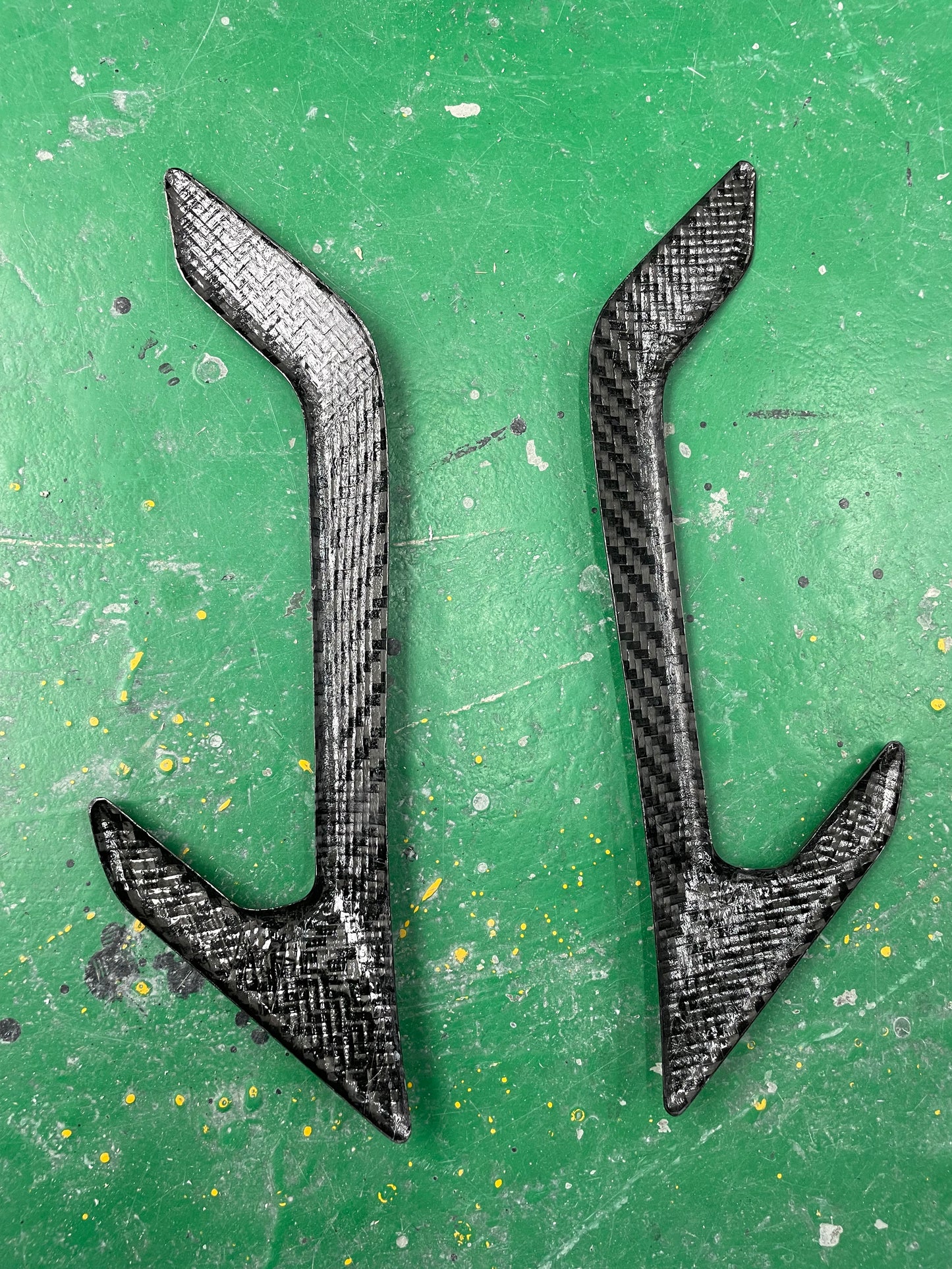 CARBON FIBER Fender Vent Trim Set - BMW F96 X6M