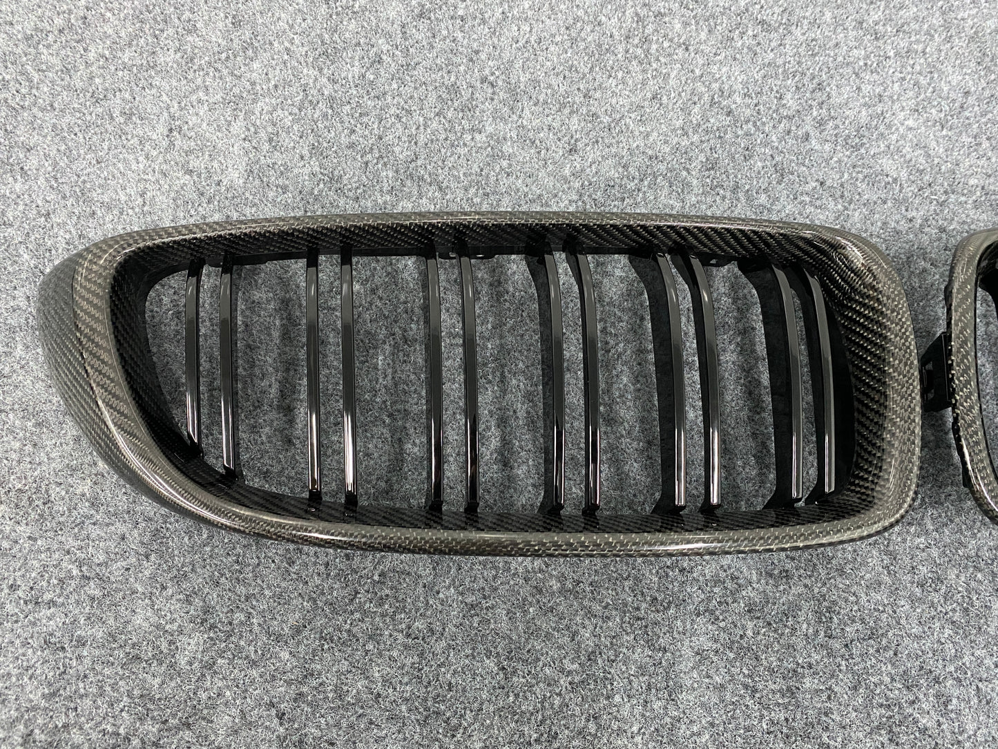 CARBON FIBER FRONT GRILLES - F82/F83 M4