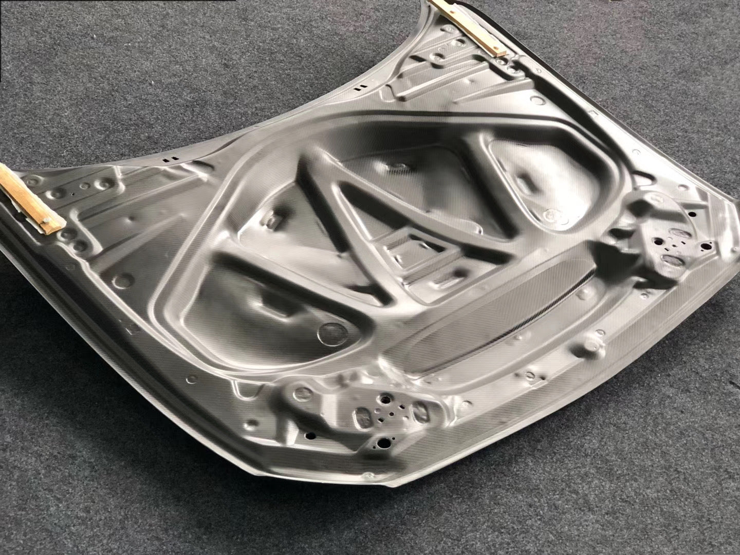 MP STYLE CARBON FIBER FRONT HOOD - BMW F87 M2 & M2 COMPETITION & F22/23 2 SERISE