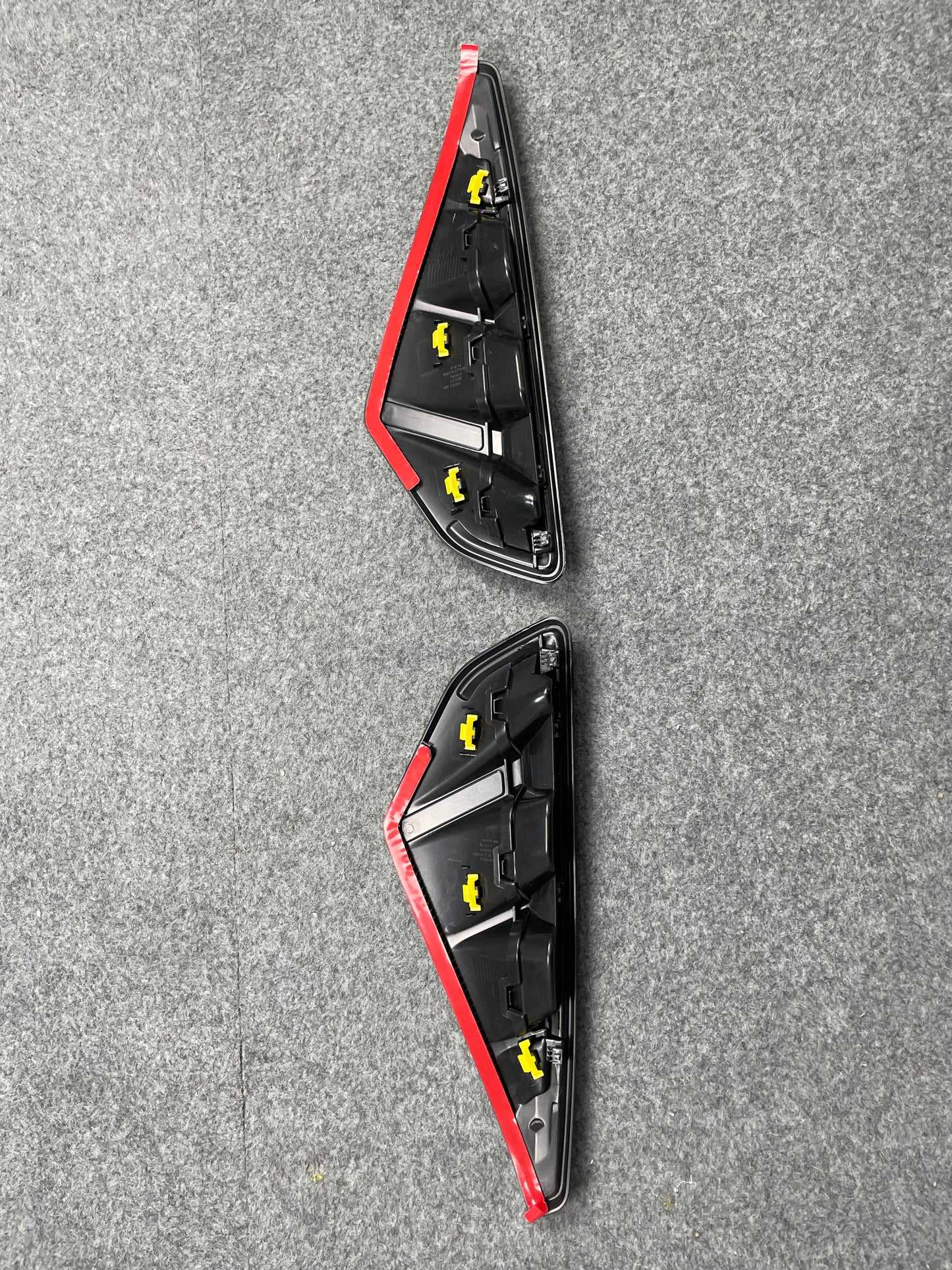 Carbon Fiber Front Fender Vent Trim Set - BMW G05 X5