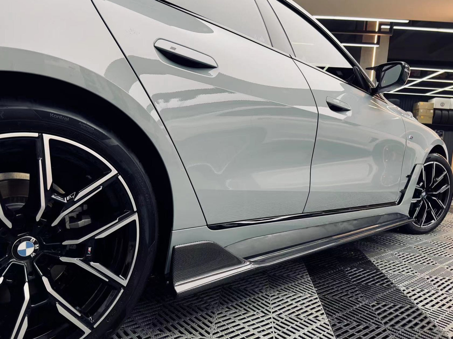 MP STYLE CARBON FIBER SIDE SKIRTS - BMW G22/23/26 4 SERIES