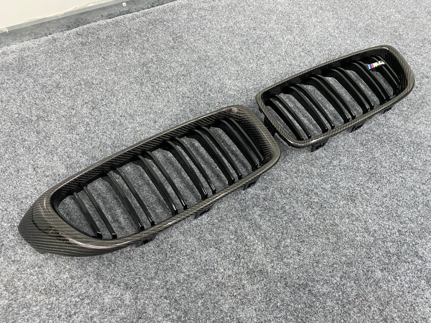 CARBON FIBER FRONT GRILLES - F82/F83 M4